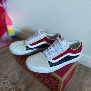 Vans old skool women’s size 8